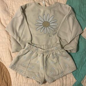 Rylee and cru girls size 2-3 sweatshirt and shorts set.  Good condition